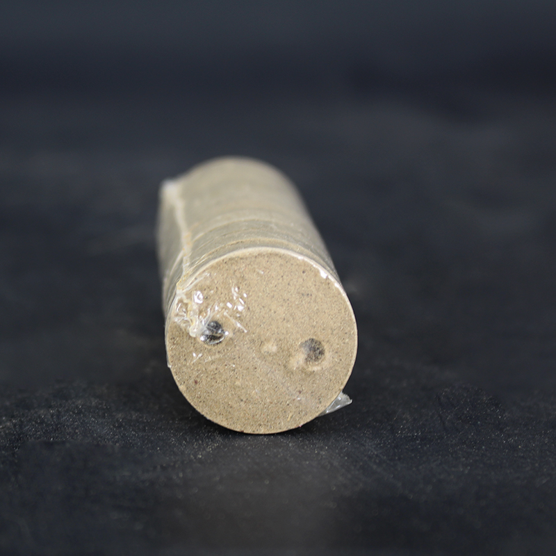 　雙孔艾絨餅2.4CM